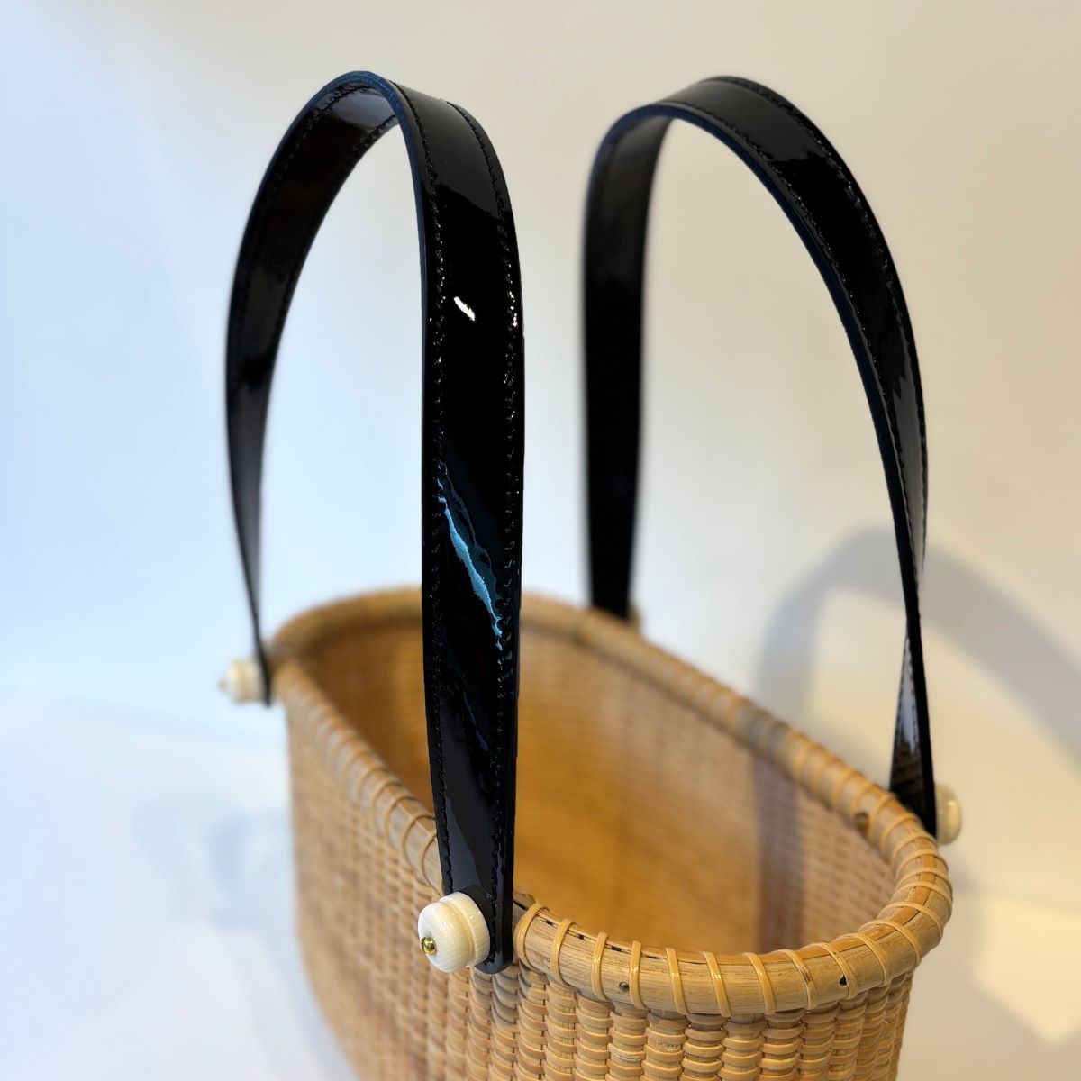 レザ-ハンドル:エナメル;