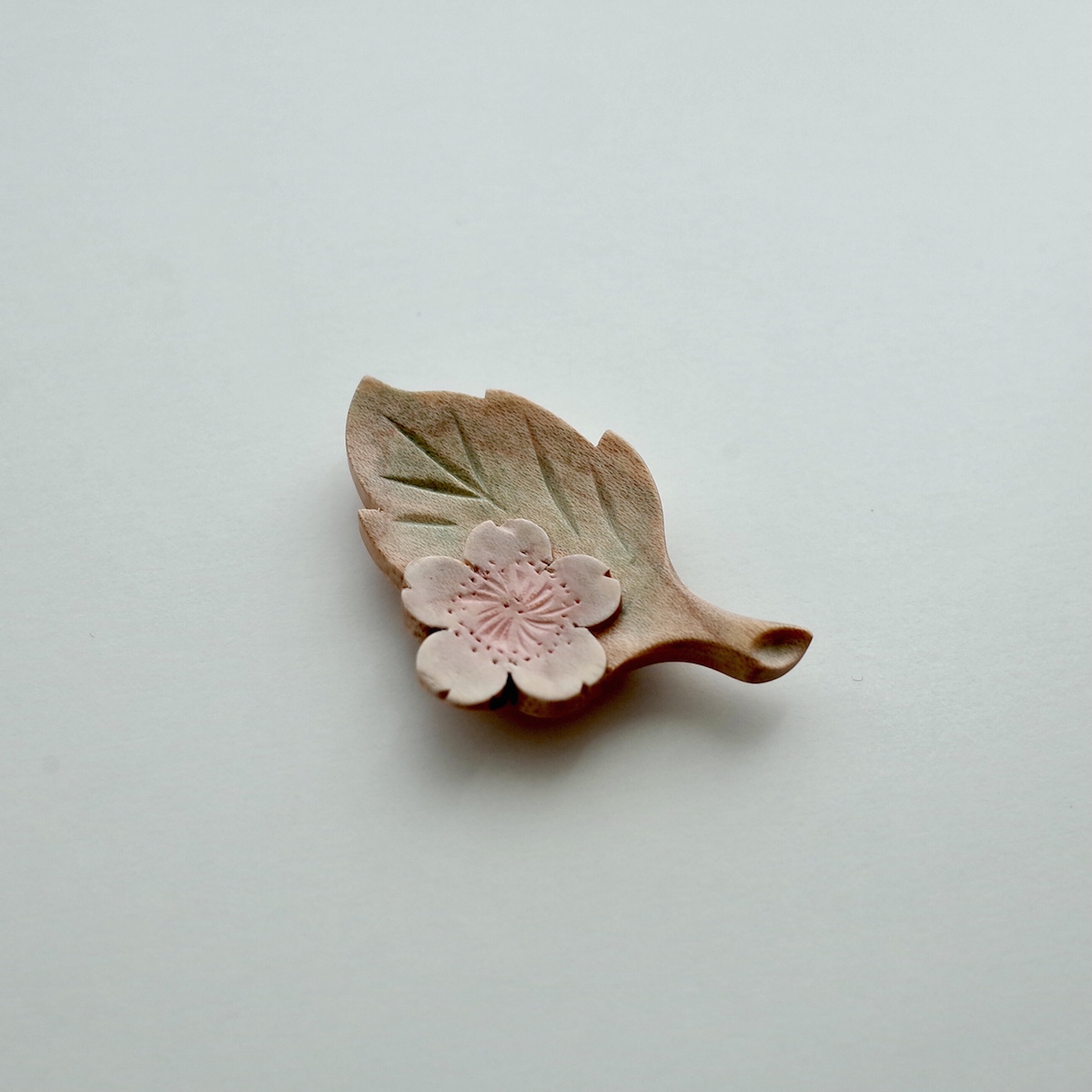 【受注】軽井沢彫:カービング:Sakura with leaf;